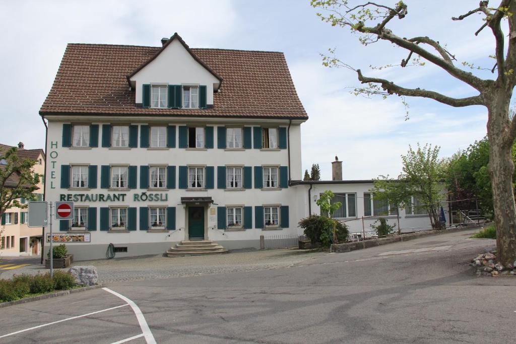 Hotel Restaurant Rössli 3*